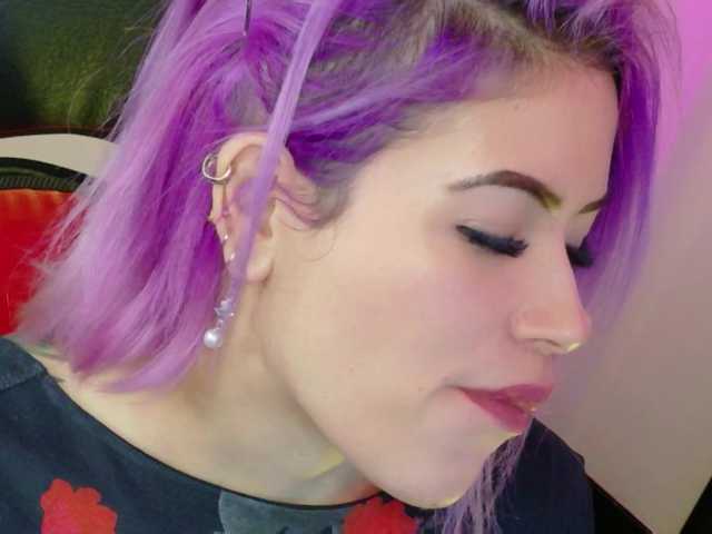 Ivypoison10 live cam on BongaCams
