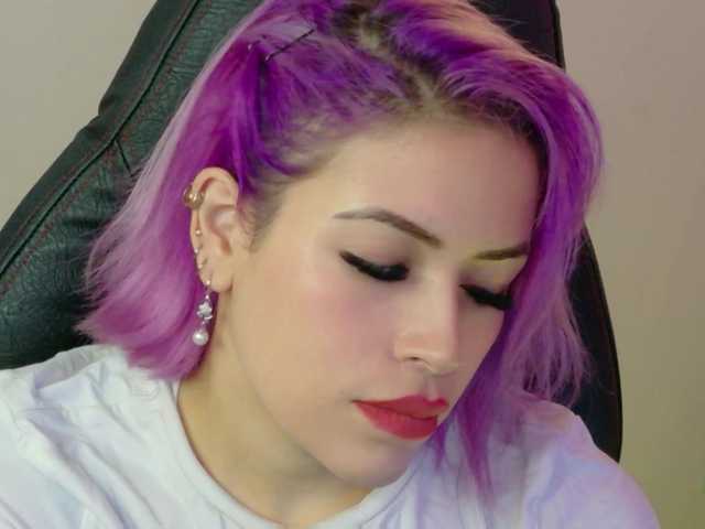 Ivypoison10 live cam on BongaCams