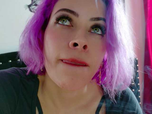 Ivypoison10 live cam on BongaCams