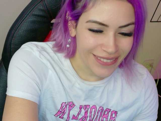 Ivypoison10 live cam on BongaCams