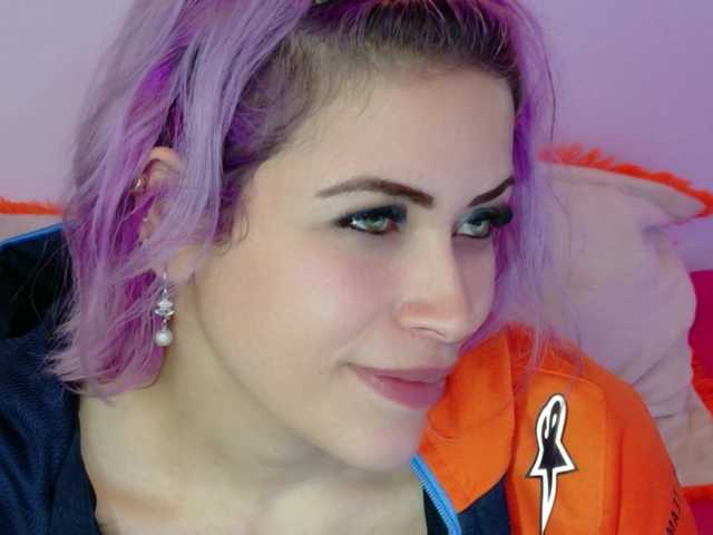 Ivypoison10 live cam on BongaCams