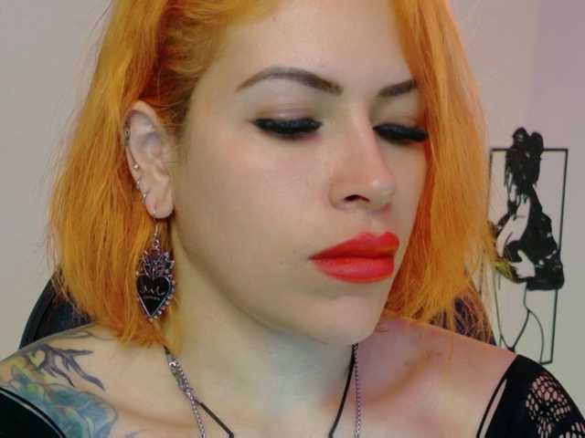 Ivypoison10 live cam on BongaCams