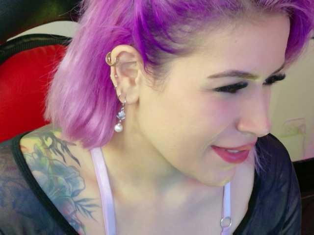 Ivypoison10 live cam on BongaCams