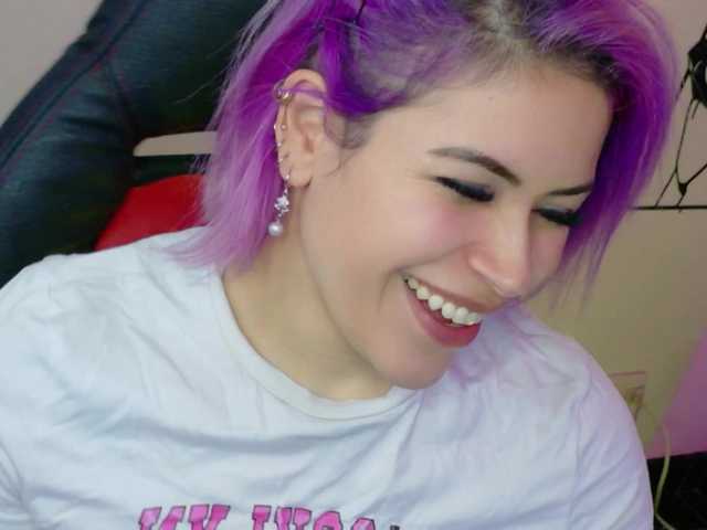 Ivypoison10 live cam on BongaCams
