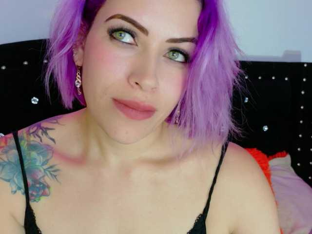 Ivypoison10 live cam on BongaCams