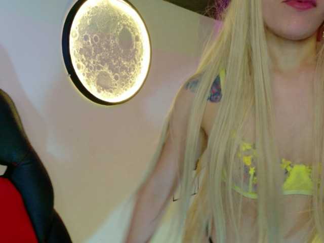 Ivypoison10 live cam on BongaCams
