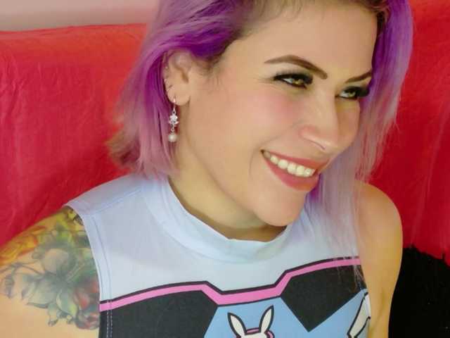 Ivypoison10 live cam on BongaCams