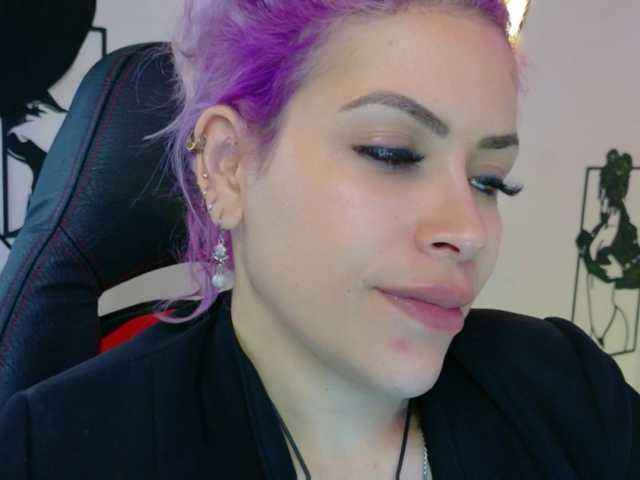 Ivypoison10 live cam on BongaCams