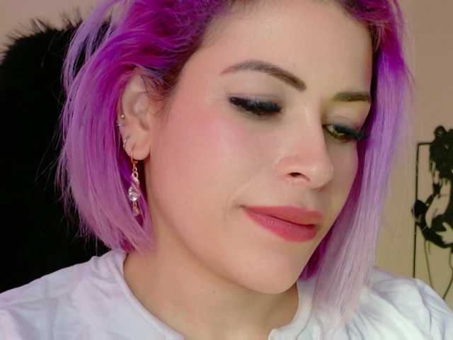 Ivypoison10 live cam on BongaCams