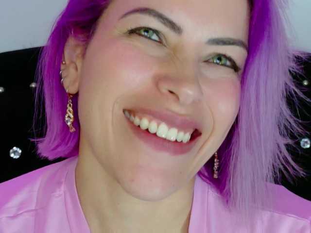 Ivypoison10 live cam on BongaCams