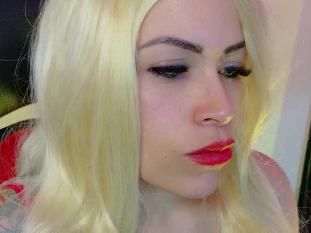 Ivypoison10 live cam on BongaCams