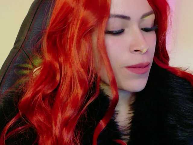 Ivypoison10 live cam on BongaCams