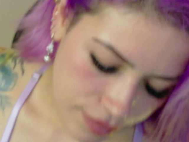 Ivypoison10 live cam on BongaCams