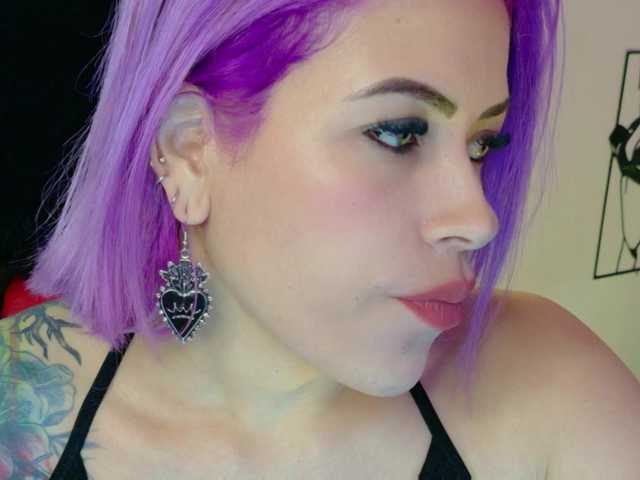 Ivypoison10 live cam on BongaCams