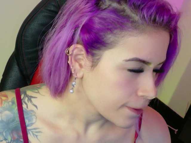 Ivypoison10 live cam on BongaCams