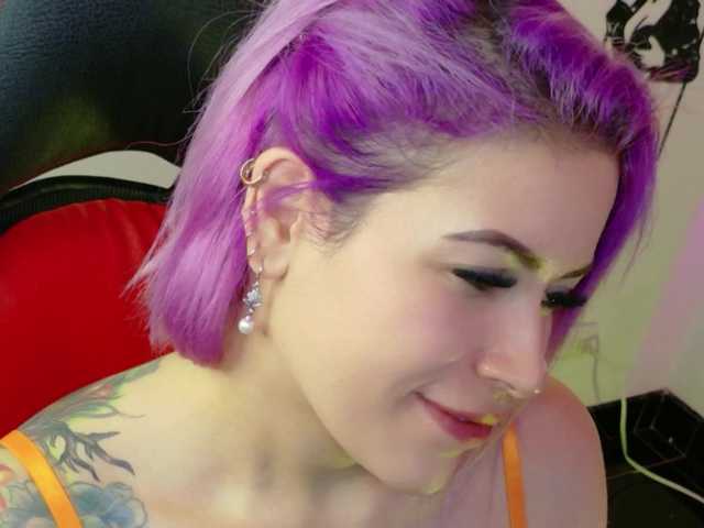 Ivypoison10 live cam on BongaCams