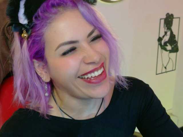 Ivypoison10 live cam on BongaCams