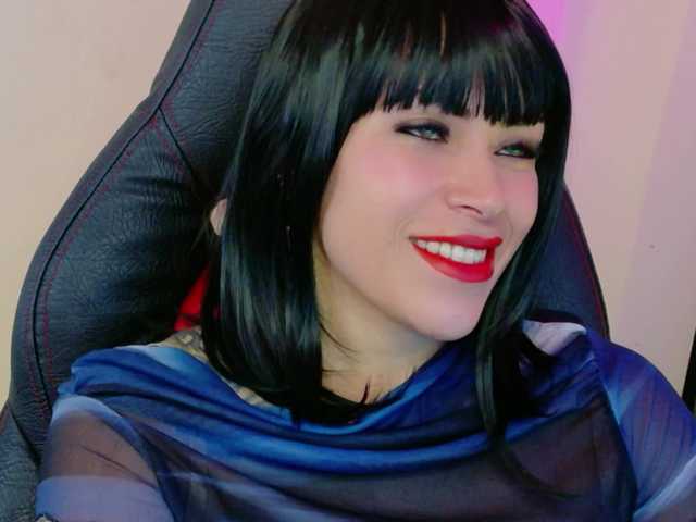 Ivypoison10 live cam on BongaCams