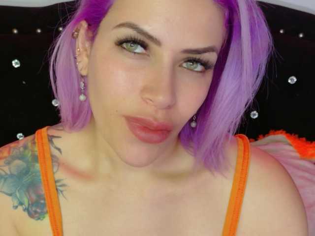 Ivypoison10 live cam on BongaCams