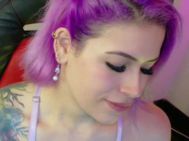 Ivypoison10 live cam on BongaCams