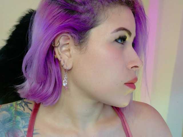 Ivypoison10 live cam on BongaCams