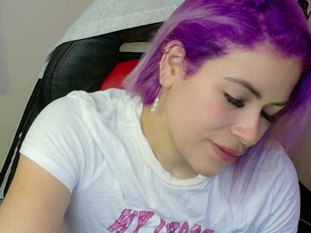 Ivypoison10's BongaCams show and profile