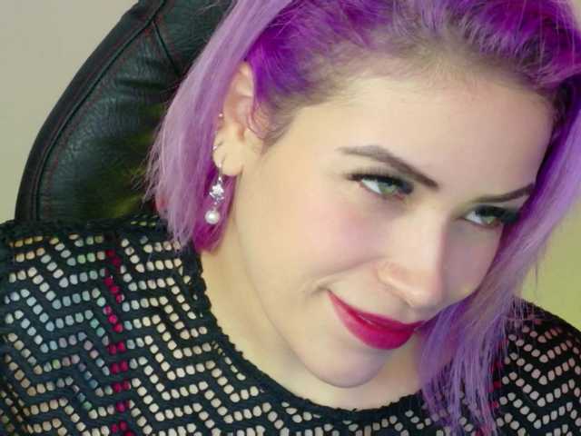 Ivypoison10 live cam on BongaCams