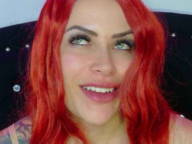 Ivypoison10 live cam on BongaCams