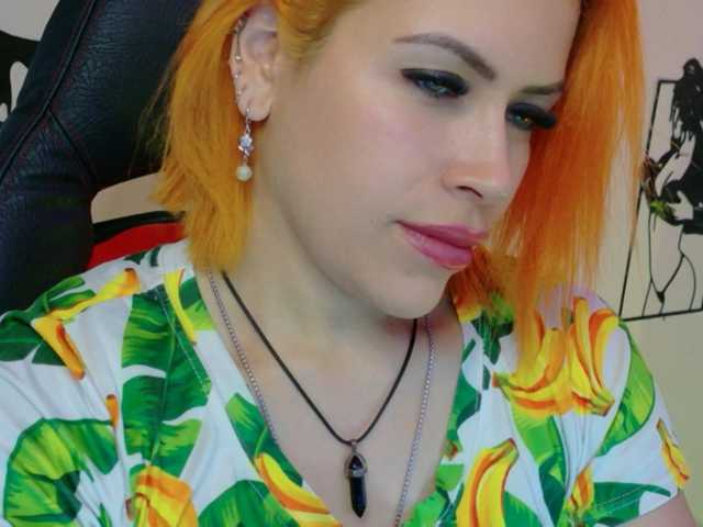 Ivypoison10 live cam on BongaCams
