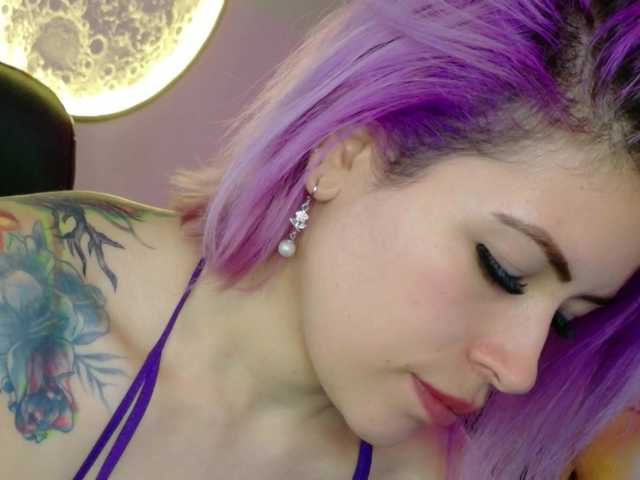 Ivypoison10 live cam on BongaCams