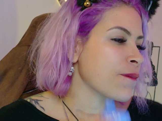Ivypoison10 live cam on BongaCams
