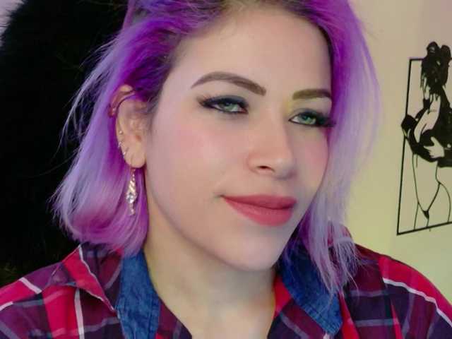 Ivypoison10 live cam on BongaCams