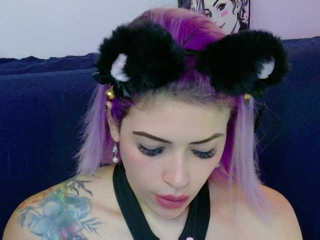 Ivypoison10 live cam on BongaCams