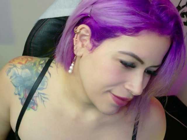 Ivypoison10's BongaCams show and profile