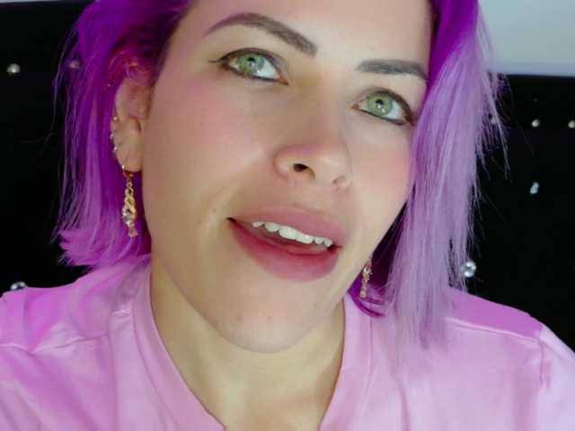 Ivypoison10 live cam on BongaCams