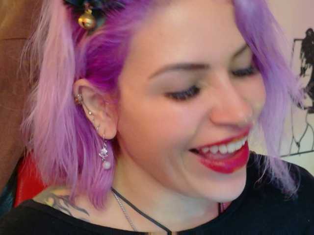 Ivypoison10 live cam on BongaCams