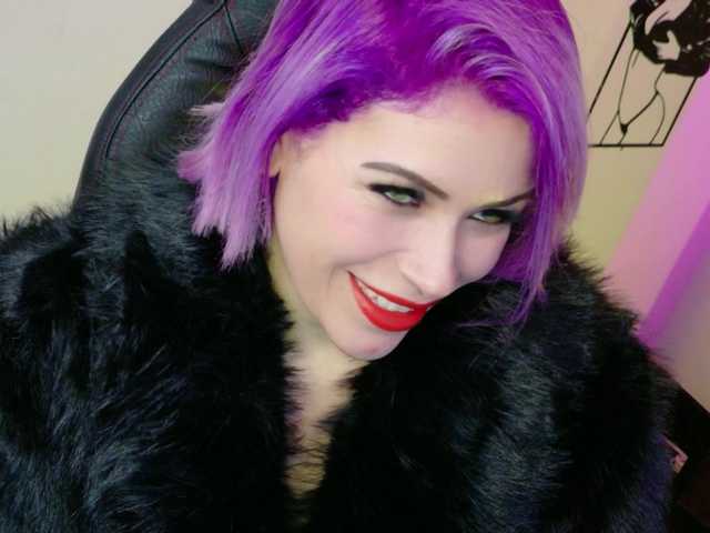 Ivypoison10 live cam on BongaCams