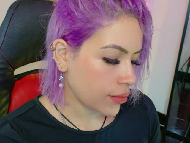Ivypoison10 live cam on BongaCams