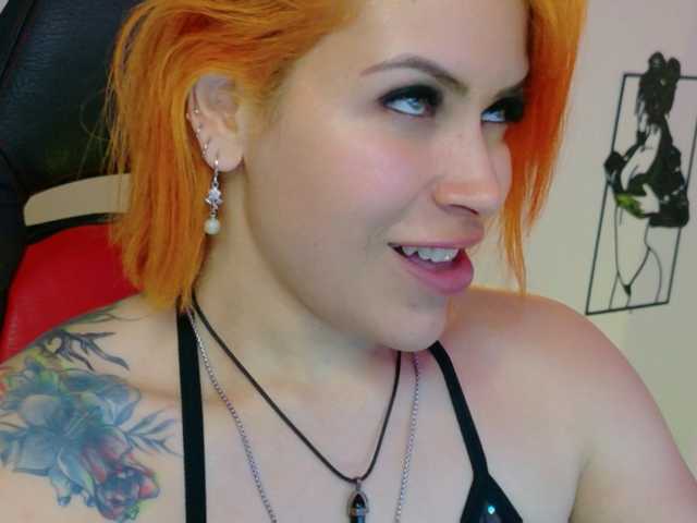 Ivypoison10 live cam on BongaCams