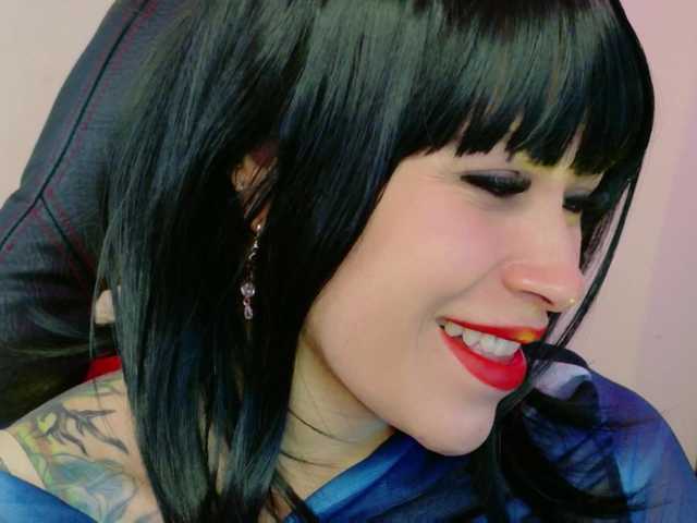 Ivypoison10 live cam on BongaCams