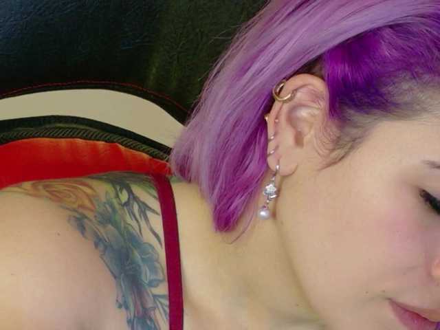 Ivypoison10 live cam on BongaCams