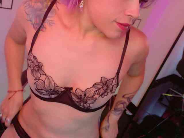 Alexa_lopez webcam