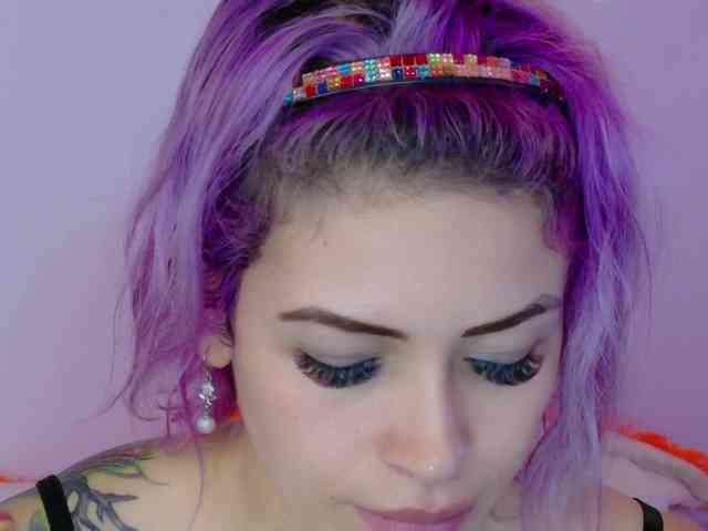 モデル: Alexa_lopez