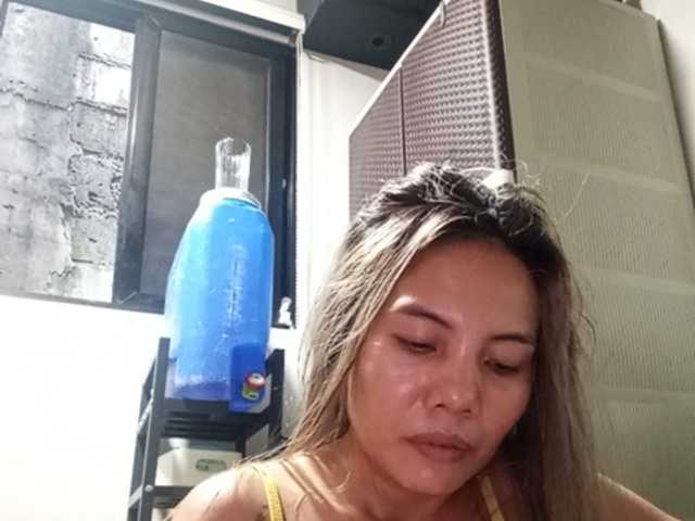 HEARTQUEEN — live female cam
