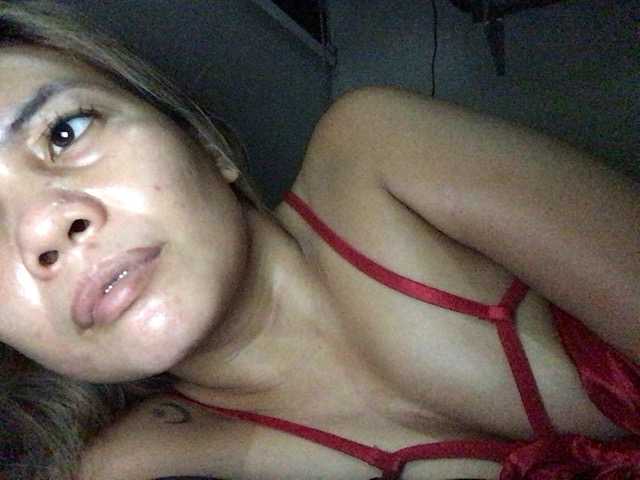 HEARTQUEEN webcam bongacams model stream image