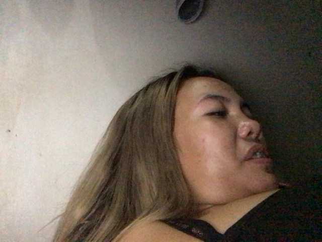 HEARTQUEEN live cam preview