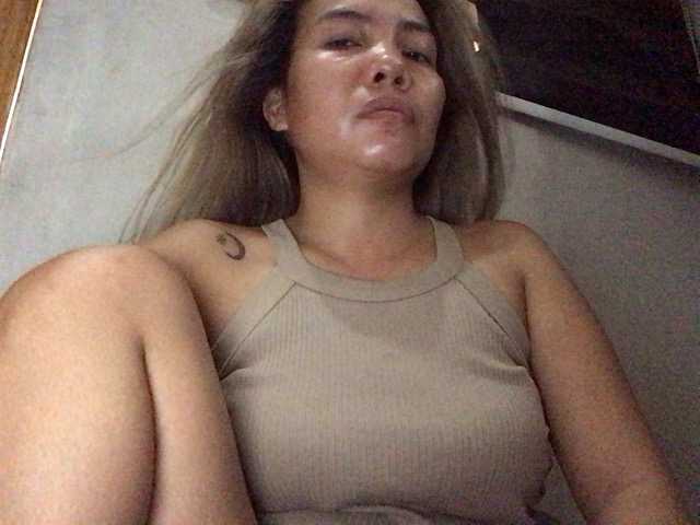 HEARTQUEEN live cam preview