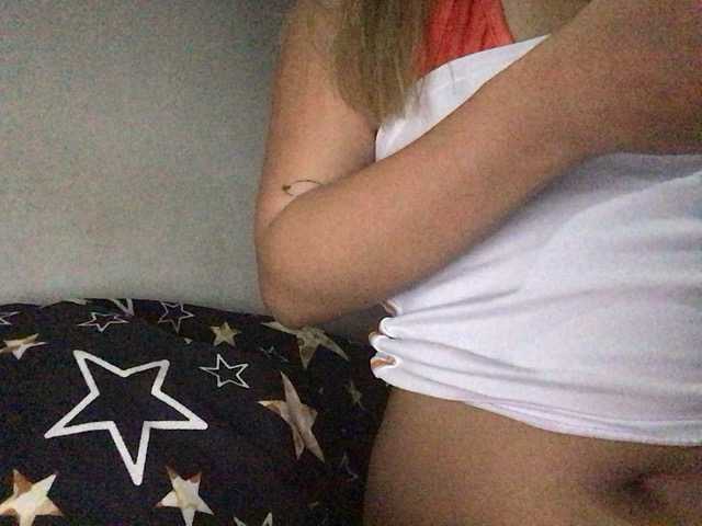 HEARTQUEEN live cam preview
