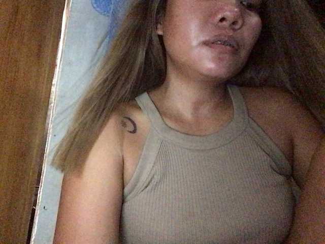 HEARTQUEEN live cam preview