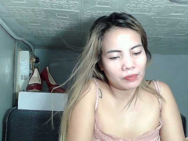 HEARTQUEEN live cam preview